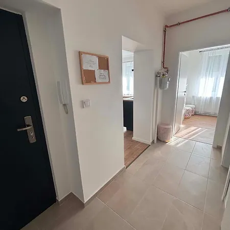 Mina Lak Miskolc